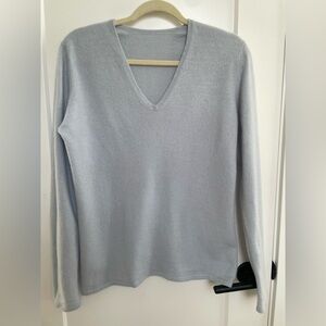 Pure cashmere v neck sweater in baby blue